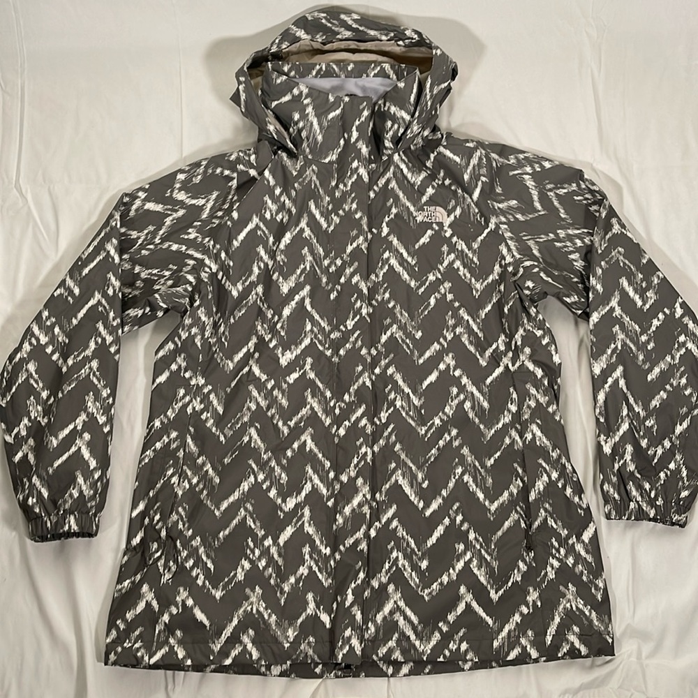 The North Face Moss Green & Cream Jacket. XL